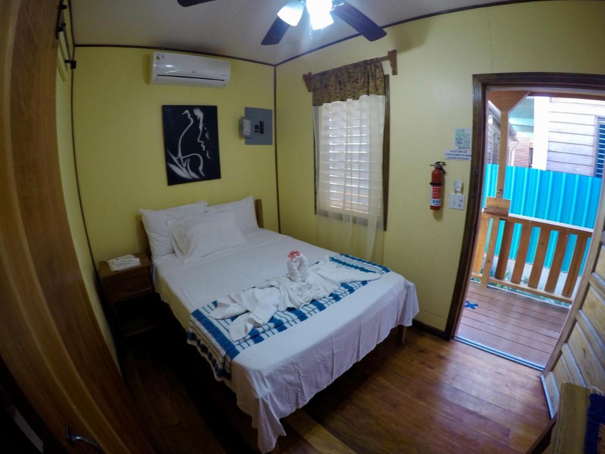 Chila'S Accommodations Caye Caulker Ngoại thất bức ảnh